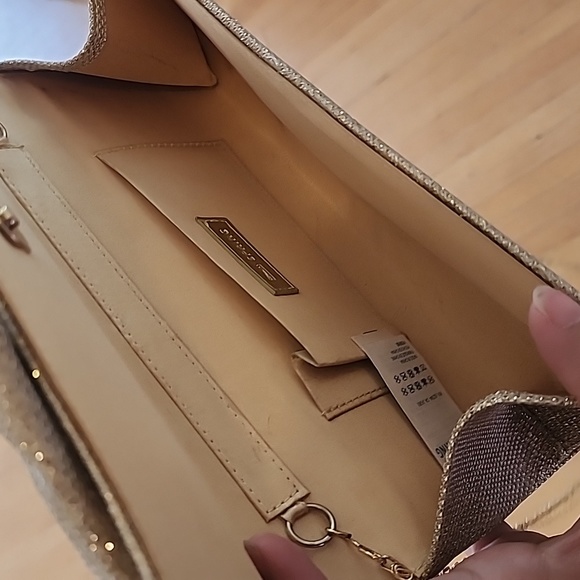 Call it Spring Clutch - Picture 4 of 4